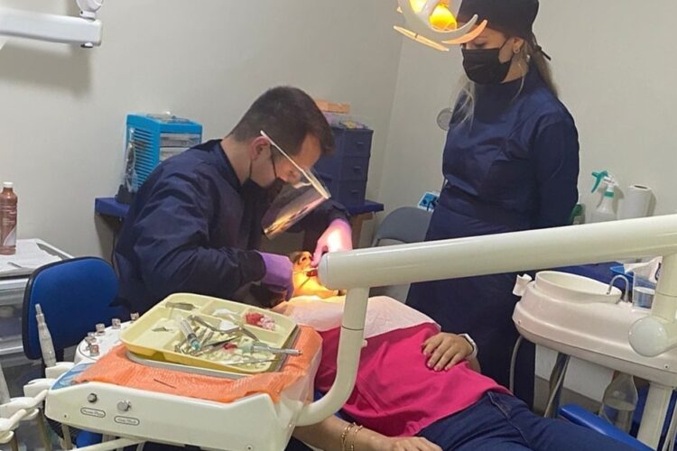 Odontologo-a-hr-dental-
